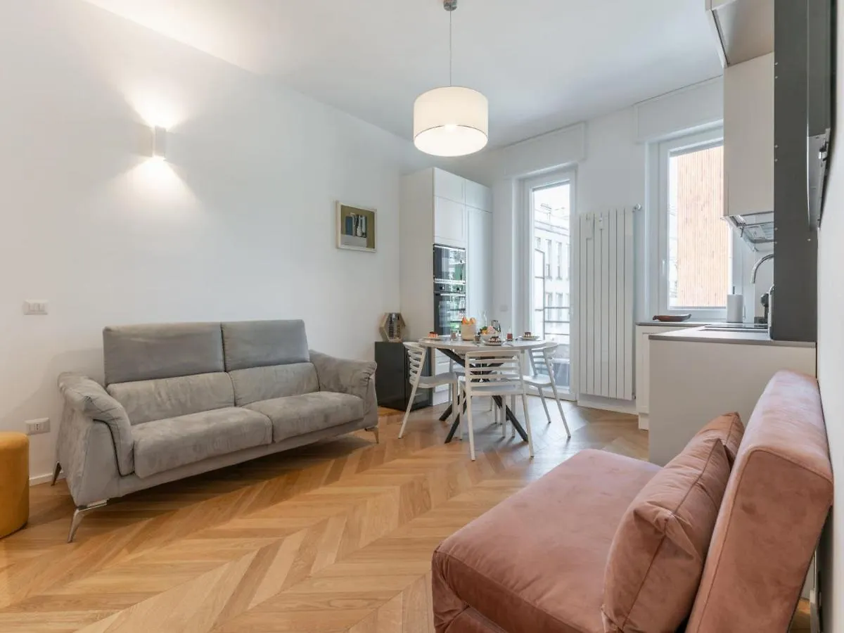 The Best Rent - Modern Apartment Near Zara Milan 0*,  Italy