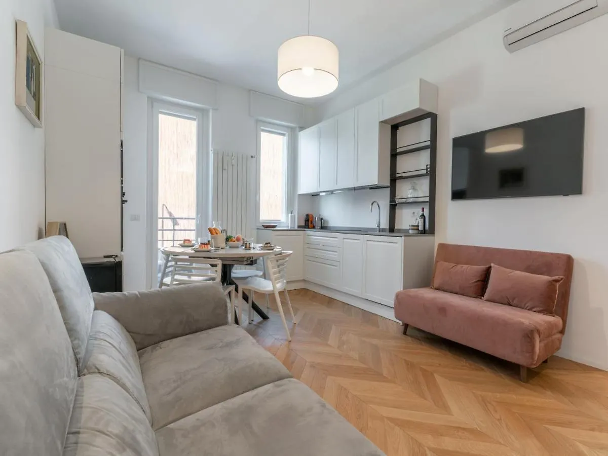 The Best Rent - Modern Apartment Near Zara Milan 0*,  Italy